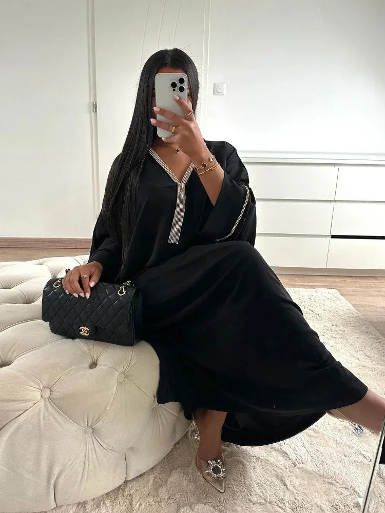 V-Neck Abaya – Soft & Chic