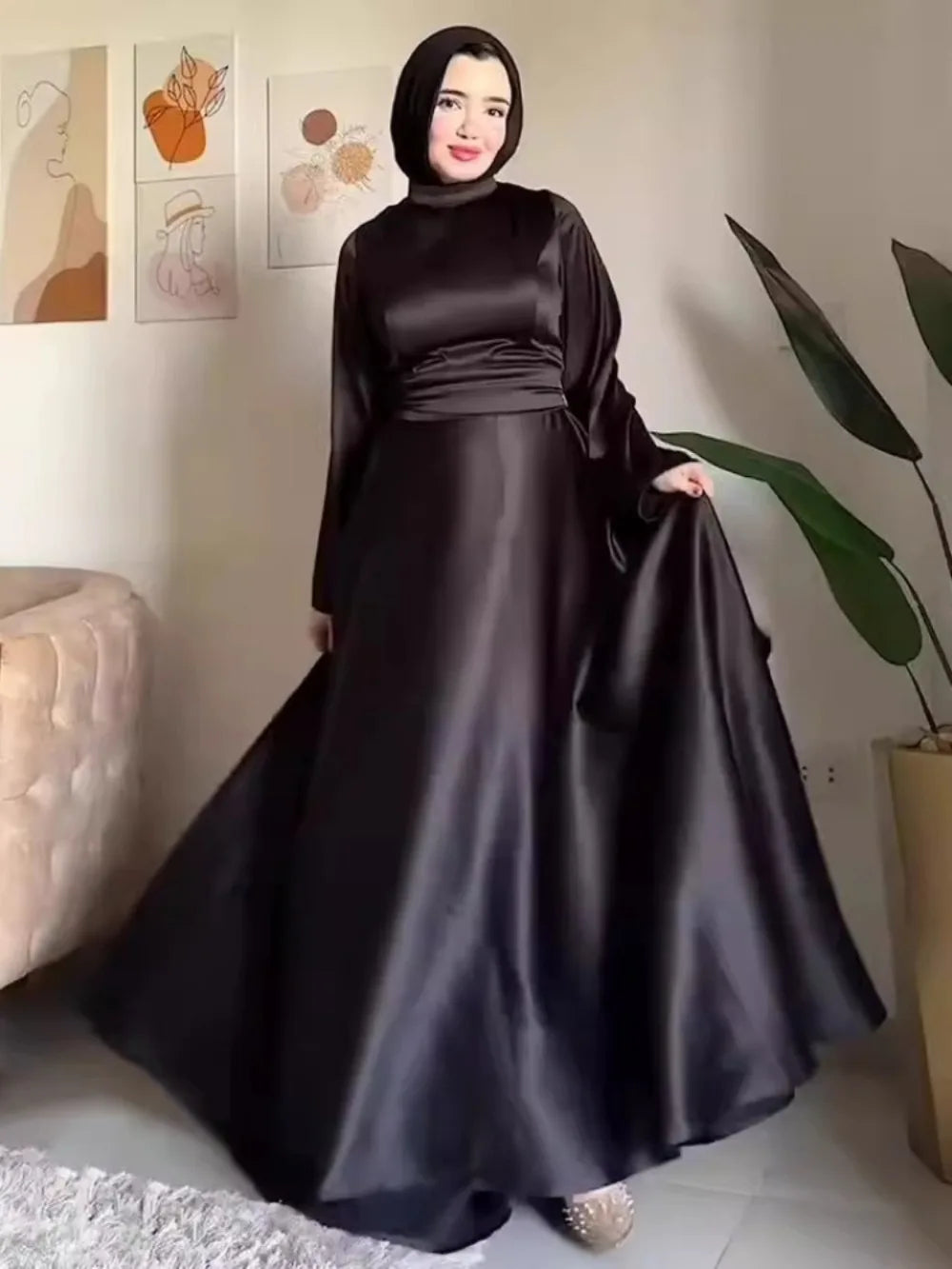 Dubai Style Abaya – Elegant Flared Sleeves & Belted Waist